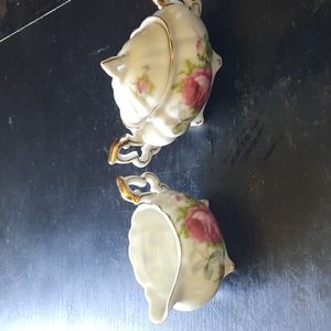 Vintage creamer/sugar bowls